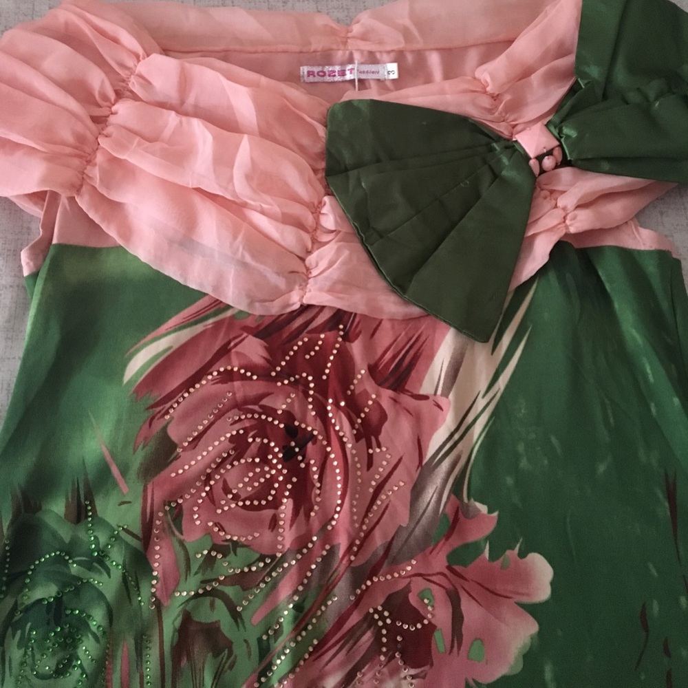 2 piece tunic with ankle tights.